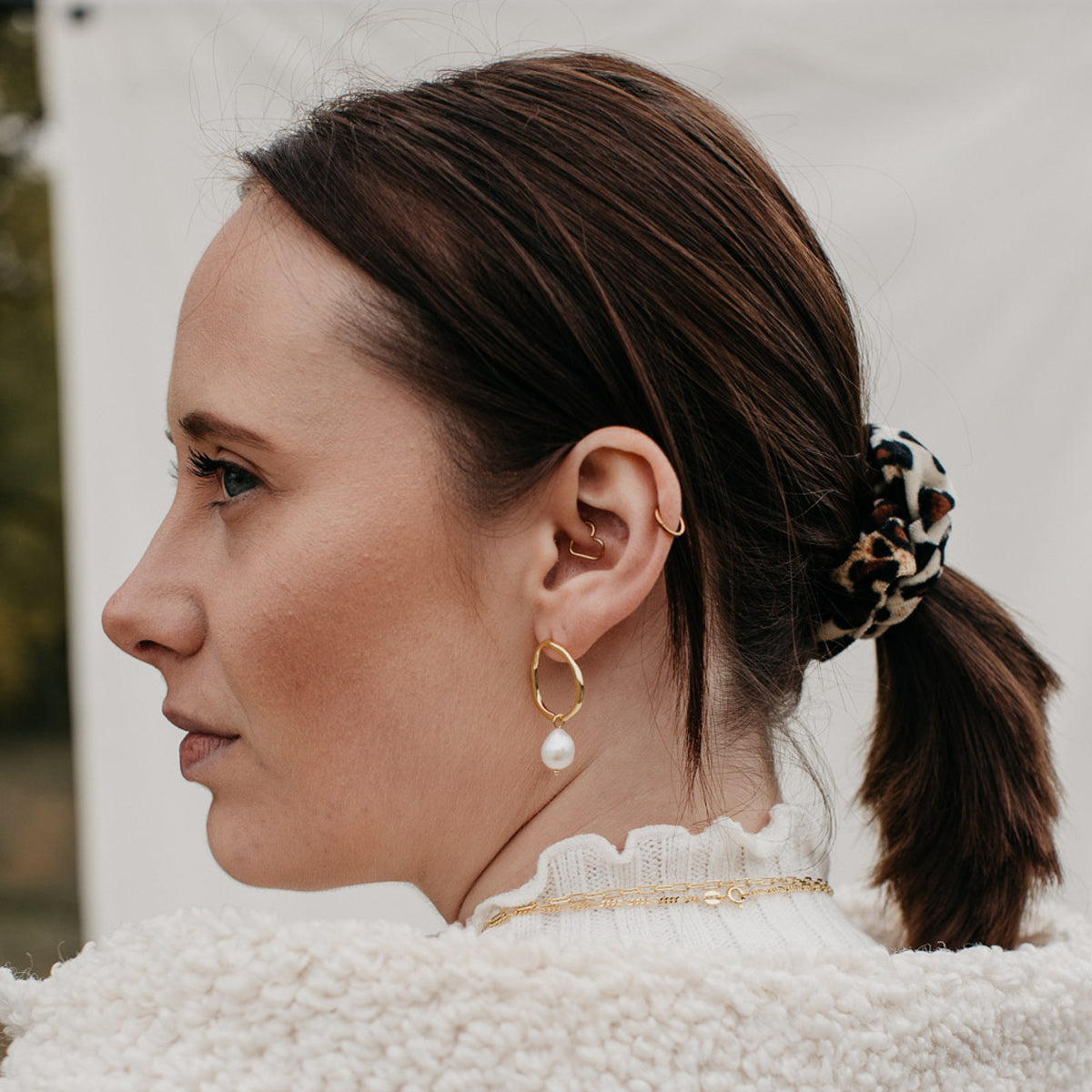 FIJI PEARL EAR HOOPS ORECCHINI