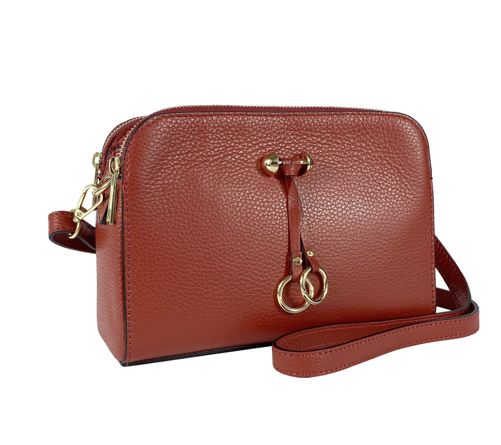 RB1011V | Women's shoulder bag in genuine leather Made in Italy. Removable shoulder strap. Attachments with shiny gold metal snap hooks - Red color - Dimensions: 25 x 17 x 10 cm-0