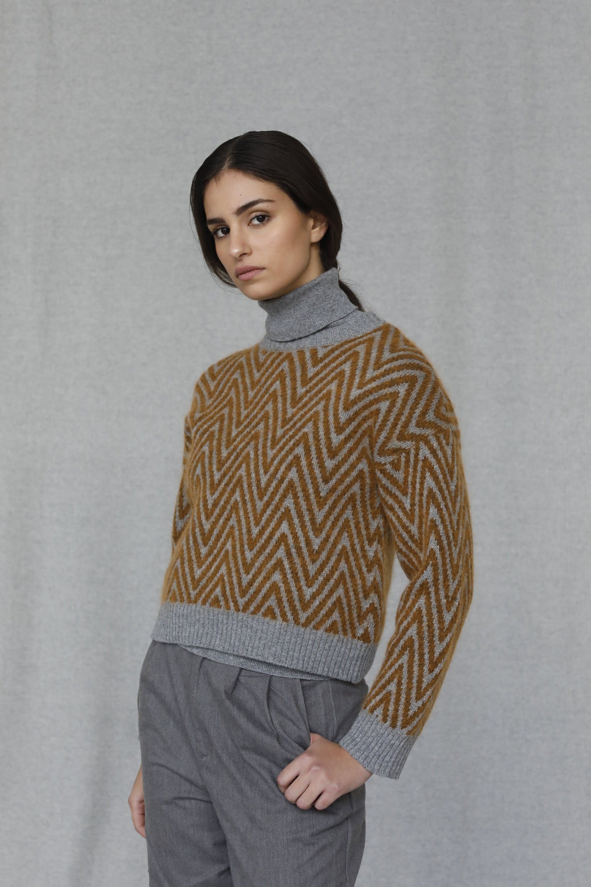 Crewneck with herringbone pattern in wool blend - Paola