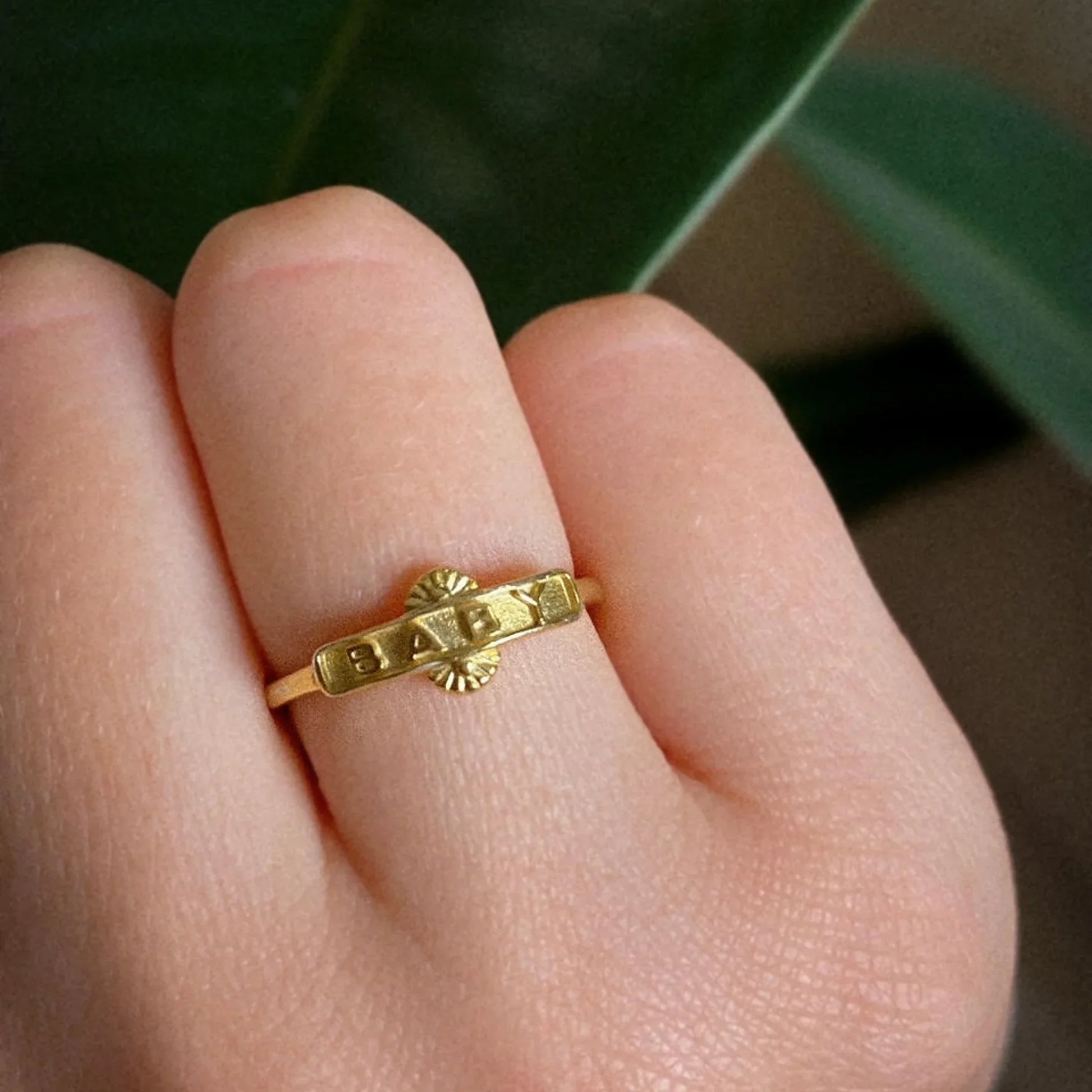 BABY SIGNET RING