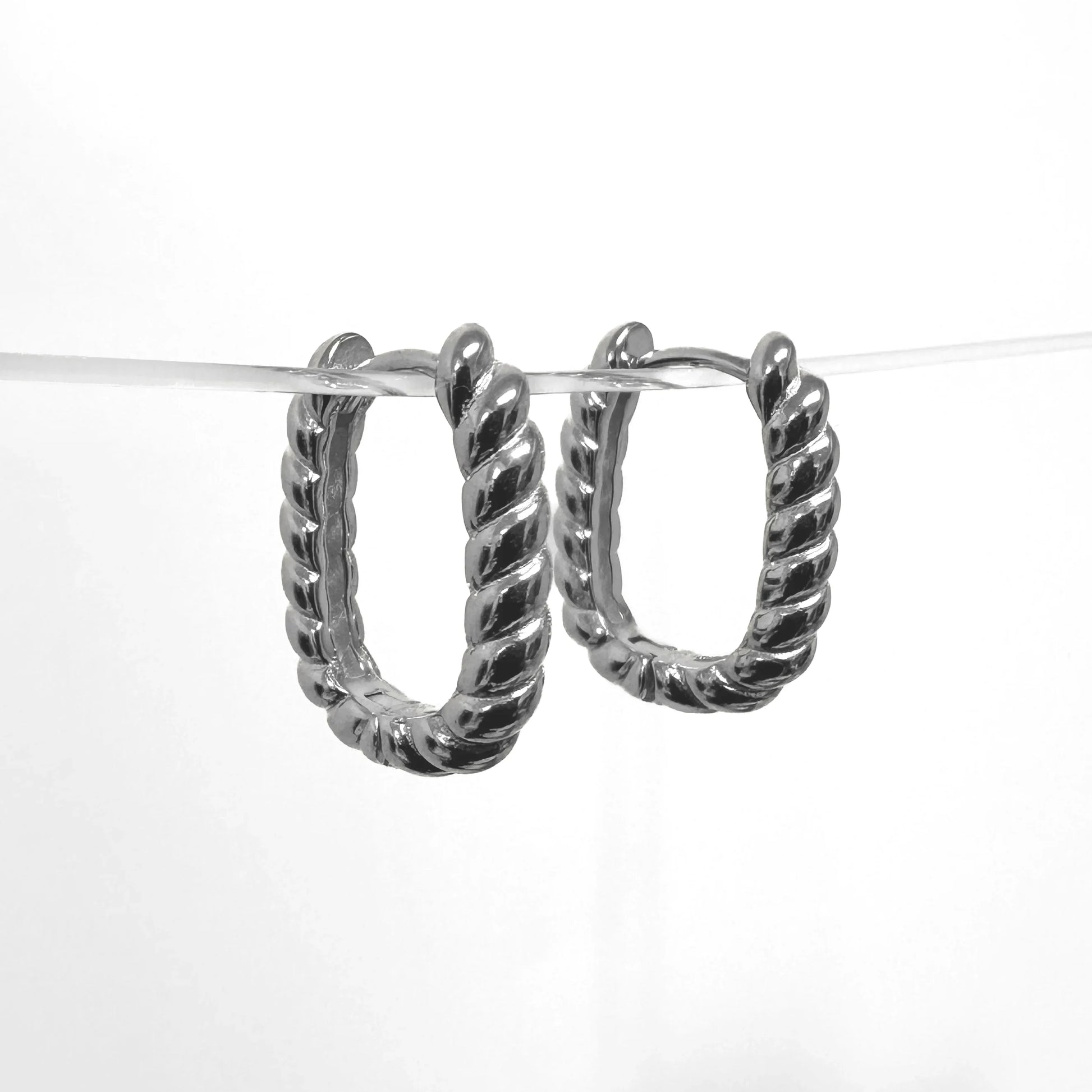 BROOKLYN TWIST HOOPS EARRINGS