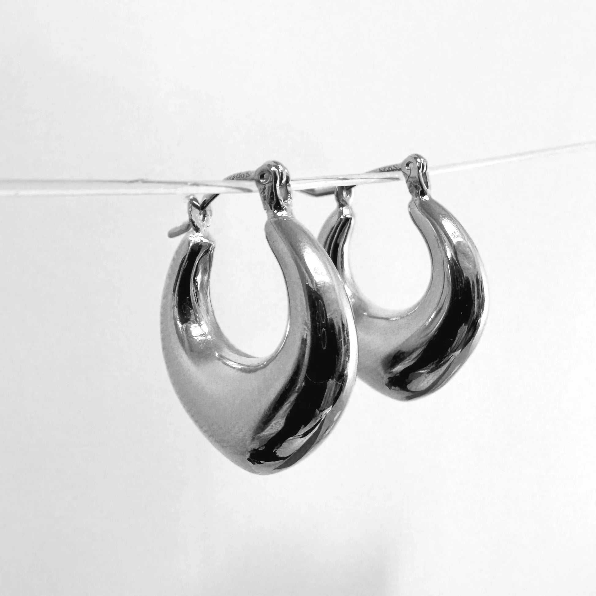 VIVI HOOPS EARRINGS